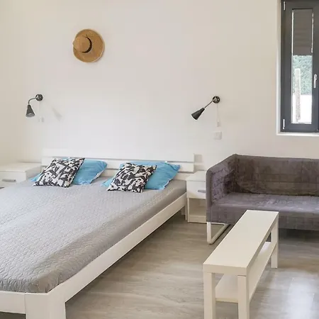 펜션 Six Bedroom Holiday In *
